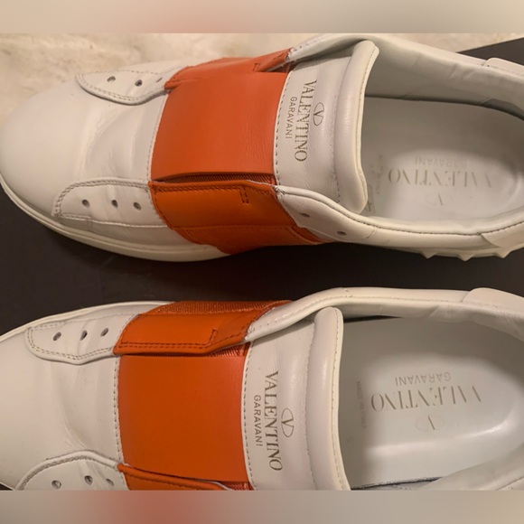 🔥🔥🔥VALENTINO Rockstud Accents Leather Sneakers. Size 8.5 or 39 Europe - Picture 10 of 15